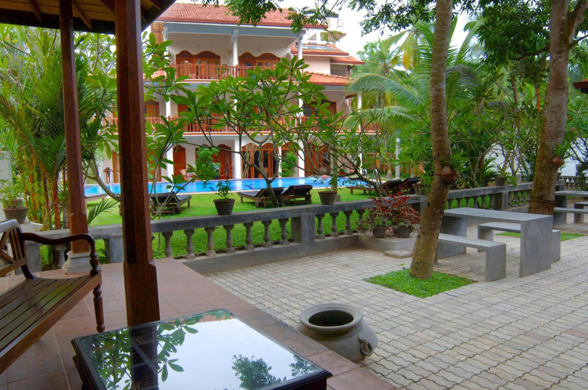 Sandali Walauwa Hotel Bentota Exterior photo